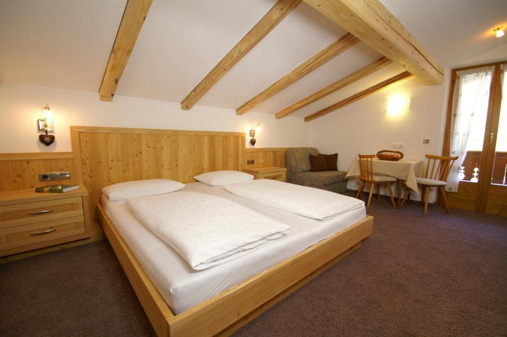 Garni Tofana Hotel Corvara In Badia Room photo